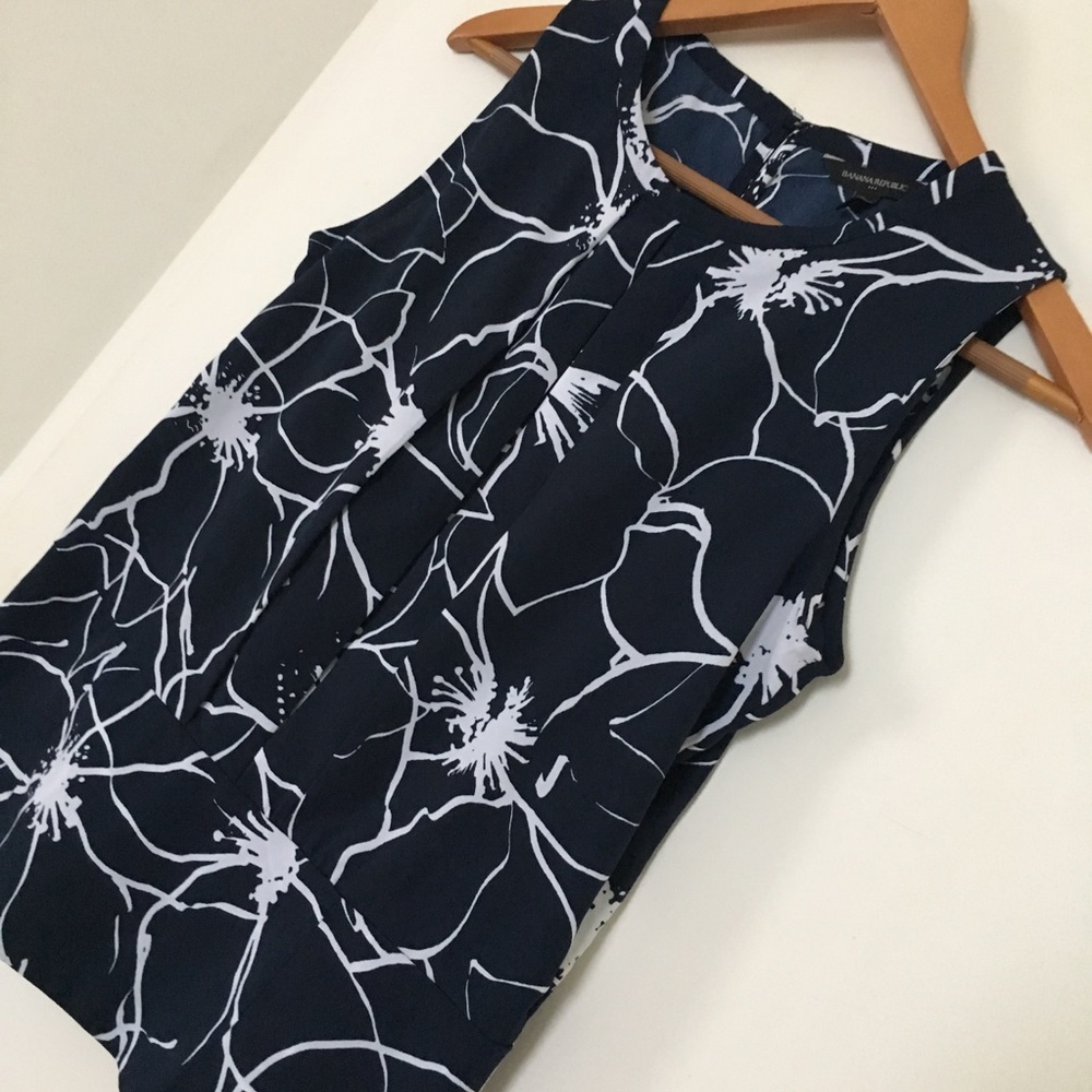 🛍 Blue and White Floral Tank Top